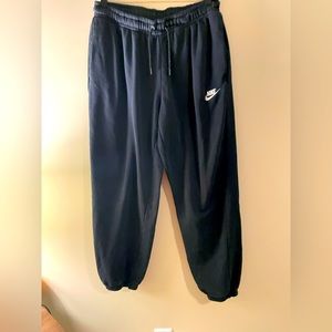 Nike women’s black sweatpants